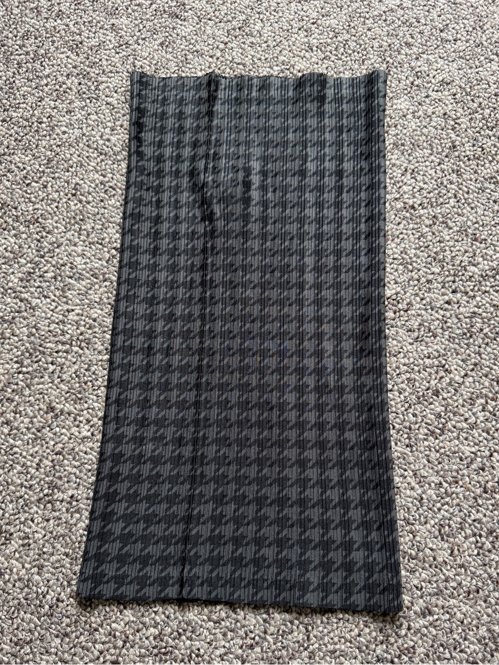 Pleats Please Issey Miyake Houndstooth Neck Warmer Scarf